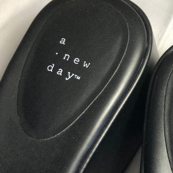 A NEW DAY MULES,  PLATFORM, CHUNKY HEEL, SIZE 10, BLACK, OPEN TOE Slip on clog - Picture 2 of 7